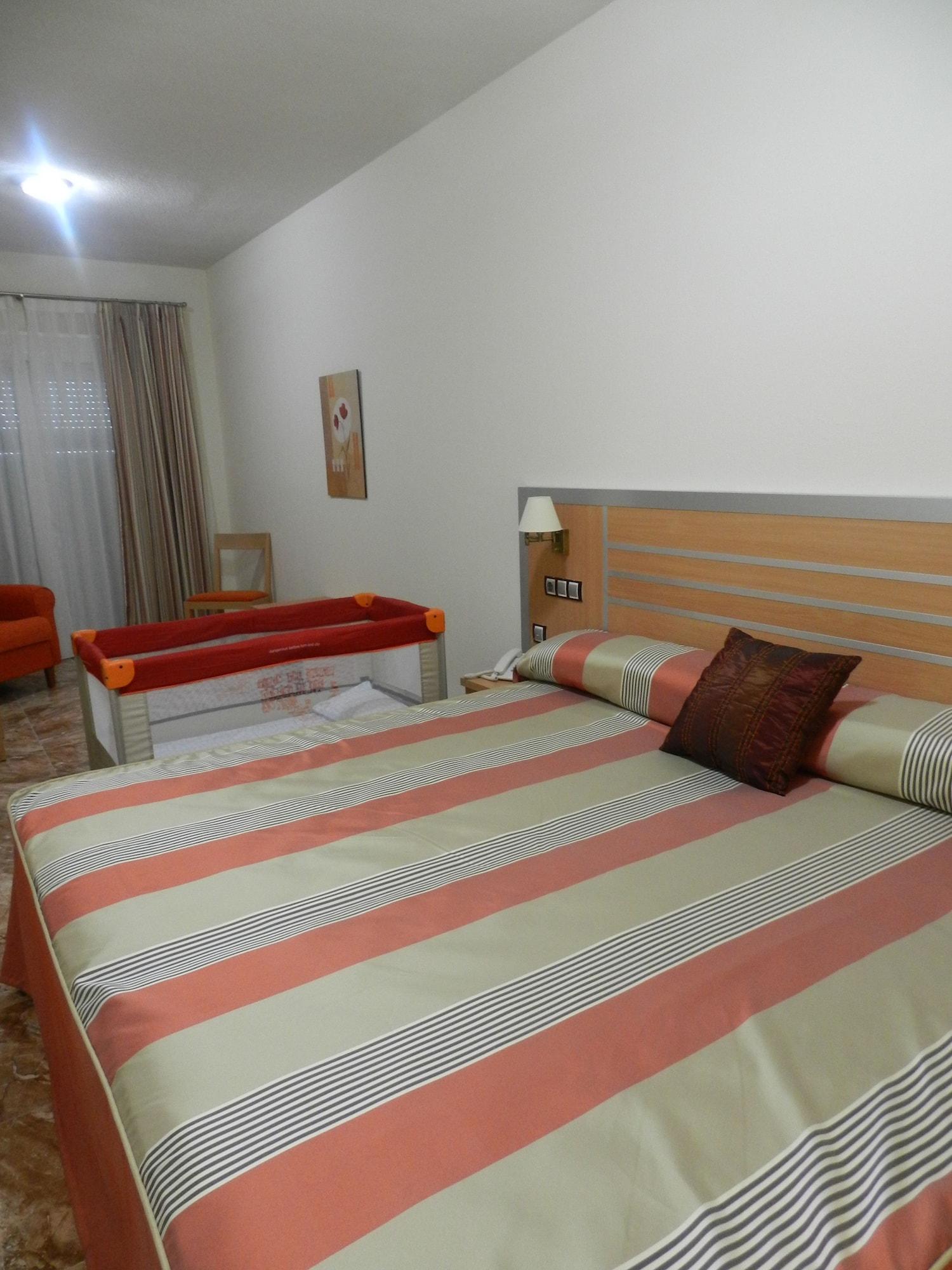 Hotel La Familia El Campello Esterno foto