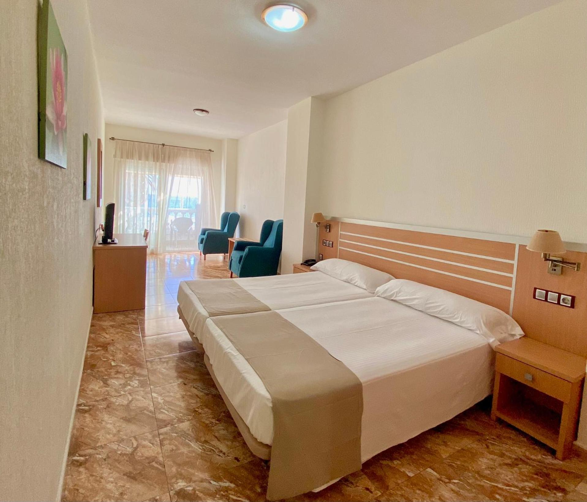 Hotel La Familia El Campello Esterno foto