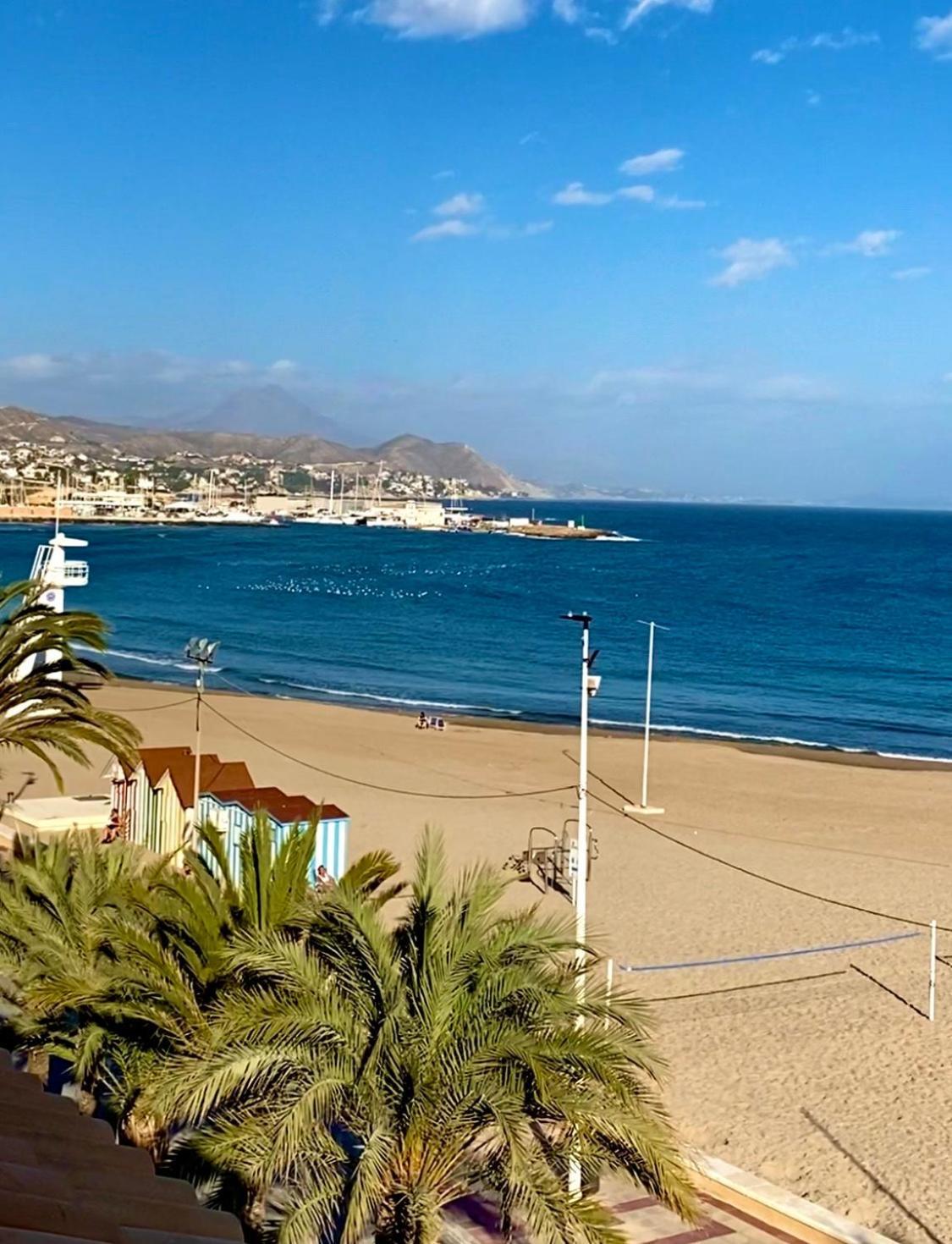 Hotel La Familia El Campello Esterno foto
