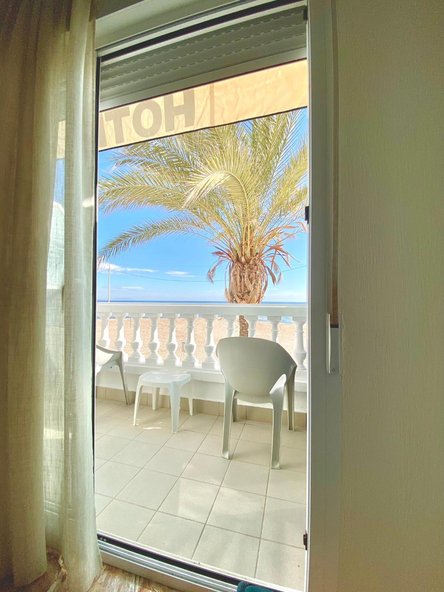 Hotel La Familia El Campello Esterno foto