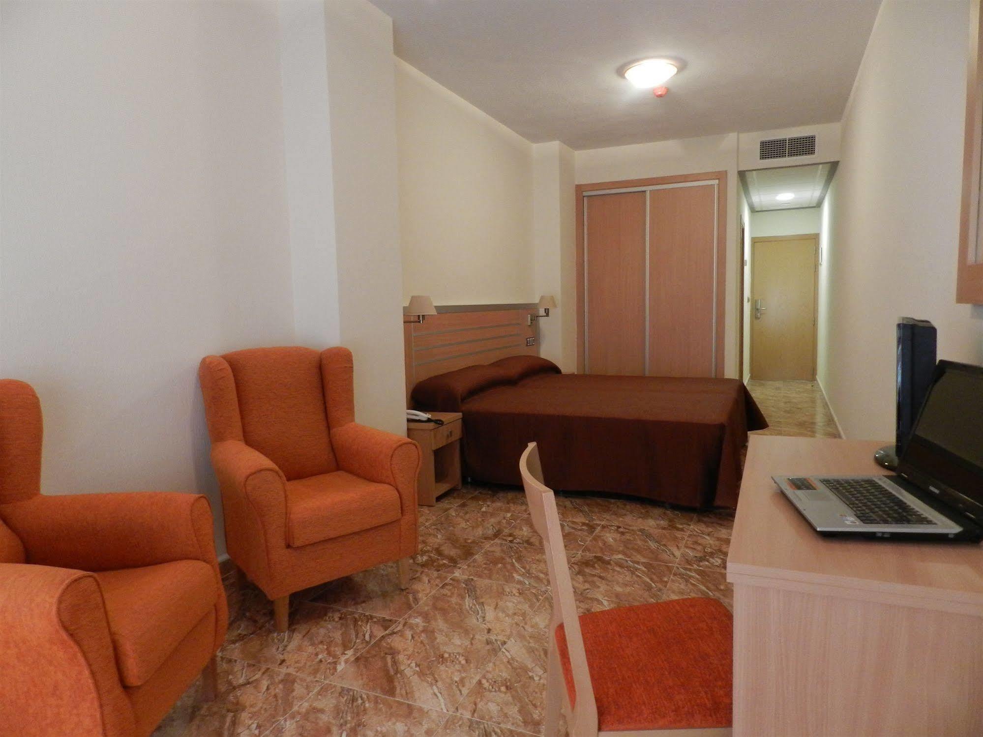Hotel La Familia El Campello Esterno foto