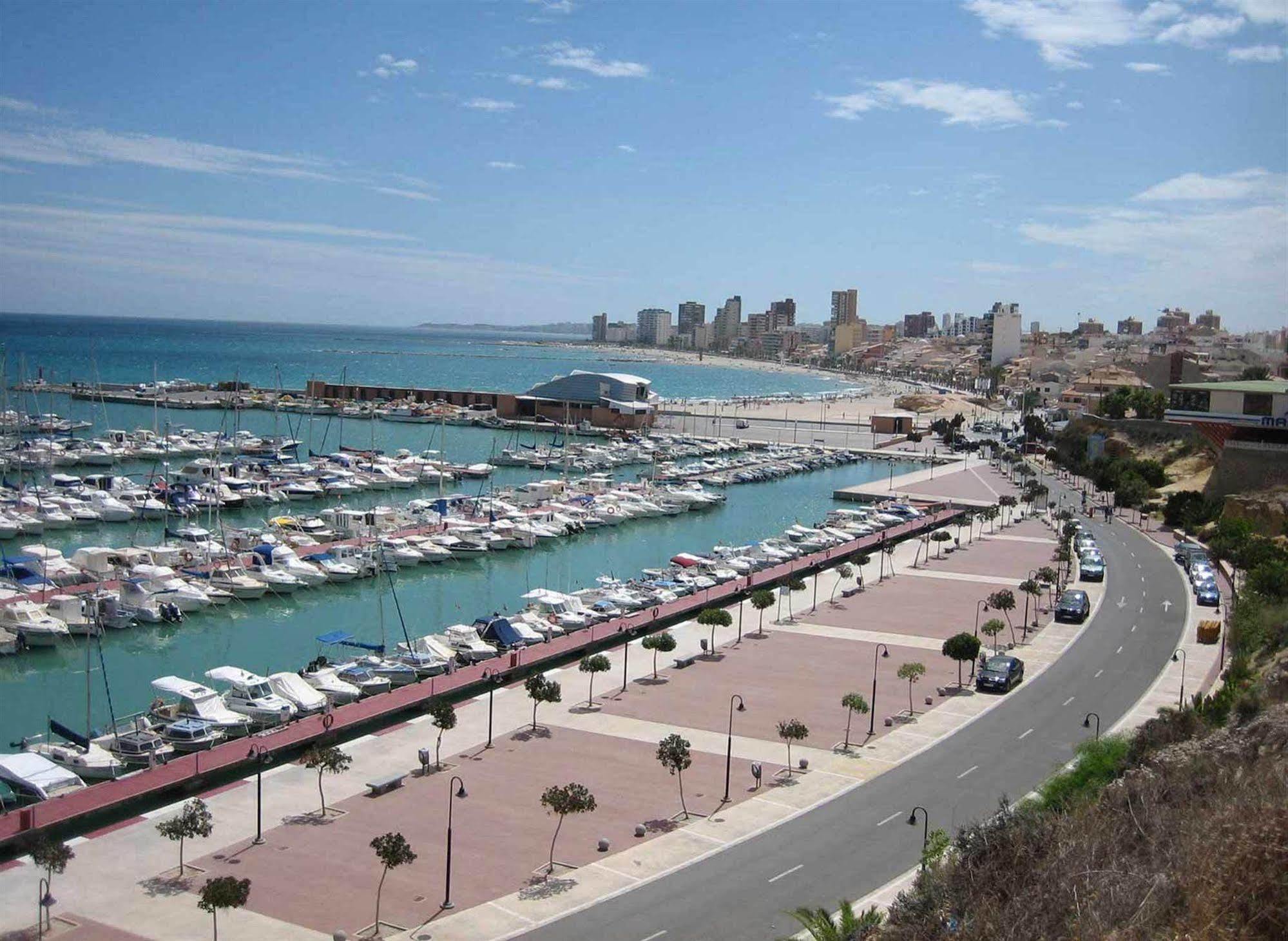 Hotel La Familia El Campello Esterno foto